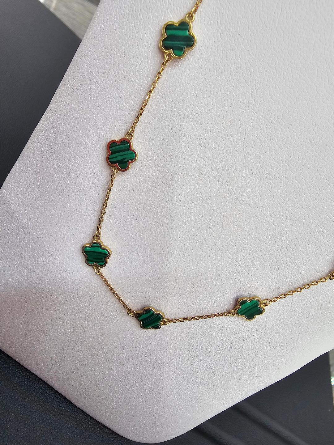 Woman Malachite Stone Flower Necklace Solid Yellow Gold 14 K  long 16"to 18"